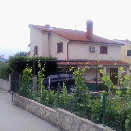 Studio Apartman Edy 3 Pula Buitenkant foto