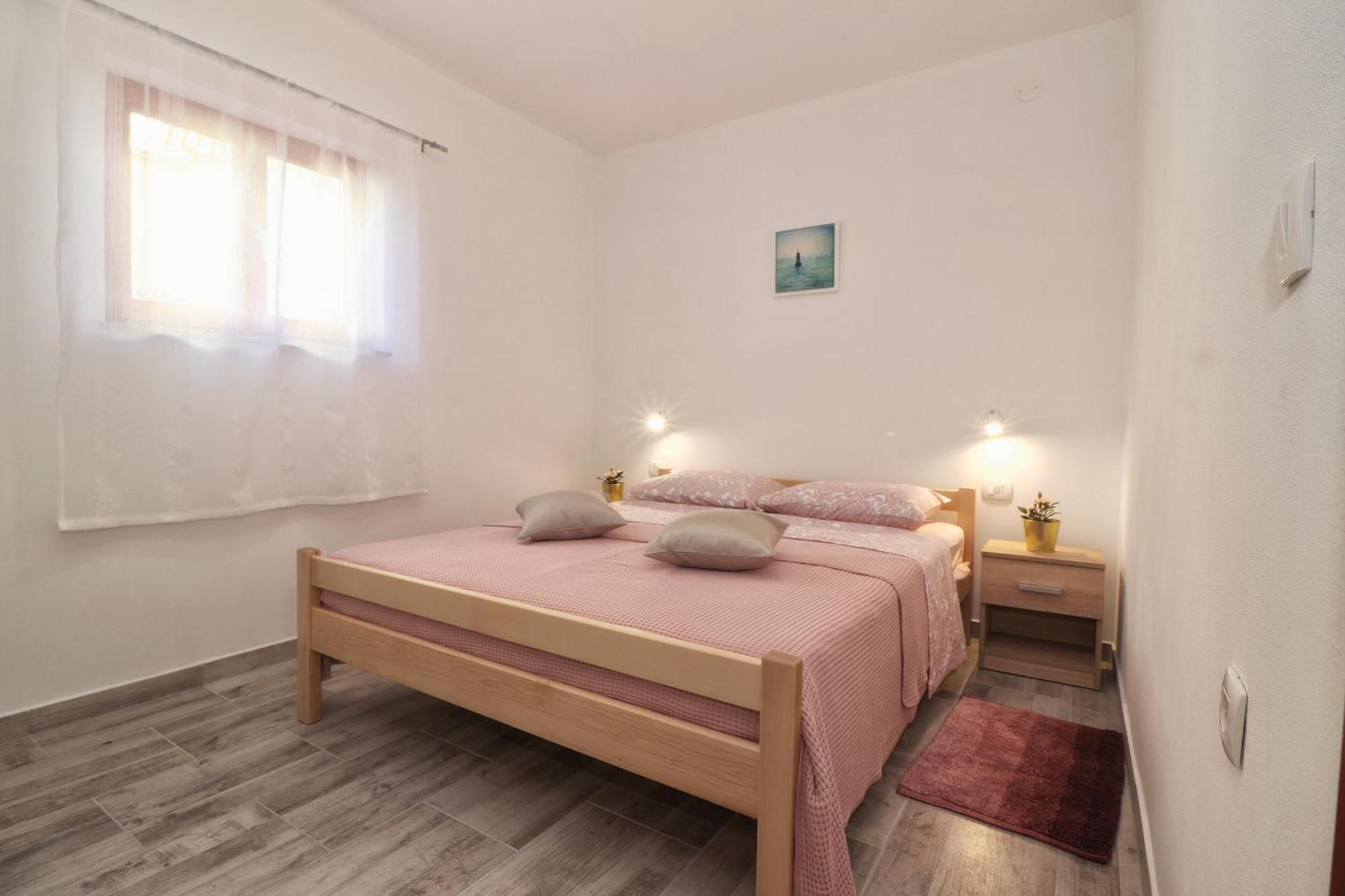 Studio Apartman Edy 3 Pula Buitenkant foto